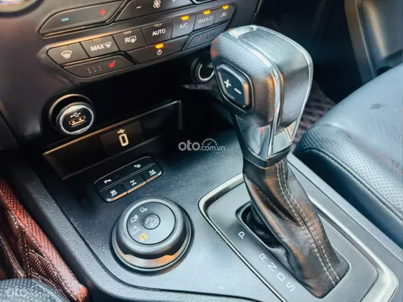 Ford Everest Titanium 2.0L AT 4WD 2021 - FORD EVEREST 2021 BITURBO 4x4_bản full xe lướt