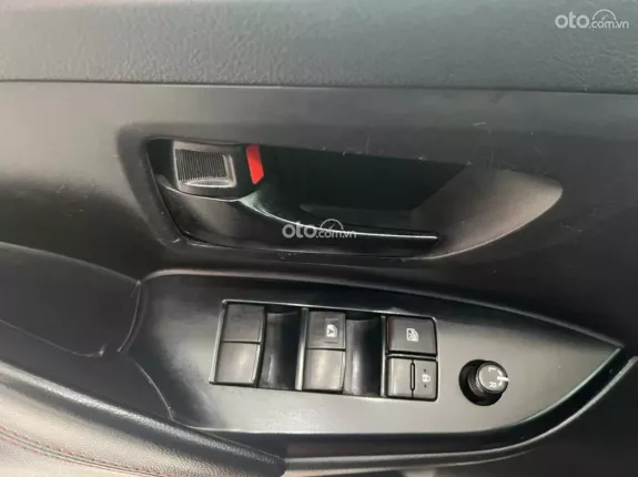 Toyota Innova 2.0E 2018 - Giá 468tr