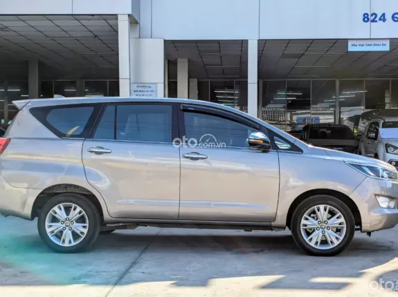 Toyota Innova 2.0V 2019 - 7 chỗ đích thực có xuất hóa đơn