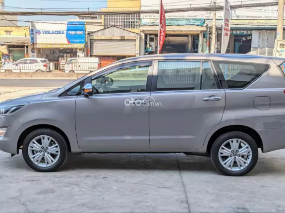 Toyota Innova 2.0V 2019 - 7 chỗ đích thực có xuất hóa đơn