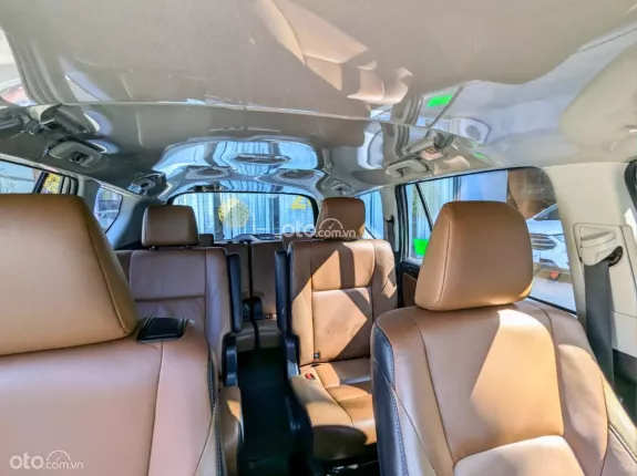 Toyota Innova 2.0V 2019 - 7 chỗ đích thực có xuất hóa đơn