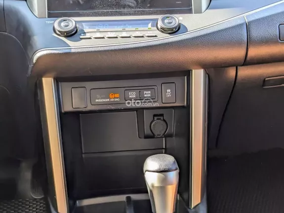 Toyota Innova 2.0V 2019 - 7 chỗ đích thực có xuất hóa đơn