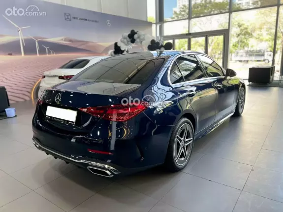 Mercedes-Benz C300 2023 - XANH-NÂU, MỚI ZIN TRƯNG BÀY
