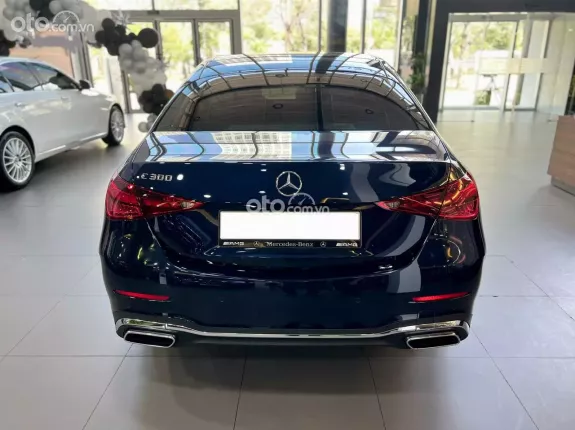 Mercedes-Benz C300 2023 - XANH-NÂU, MỚI ZIN TRƯNG BÀY