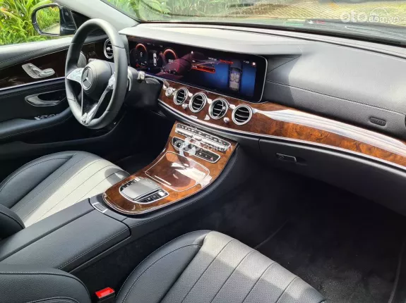 Mercedes-Benz E200 2023 - BÁN MERCEDES E200 2022, bản V1, SIÊU LƯỚT CHÍNH HÃNG