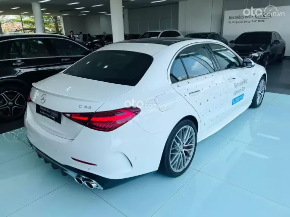 Mercedes-Benz AMG C43 2023 - TRẮNG ĐỎ - SIÊU LƯỚT 30 KM - TRƯNG BÀY