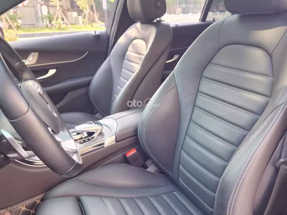 Mercedes-Benz C300 2021 - Mercedes c300 sane xuất 2021 màu đỏ nt đen