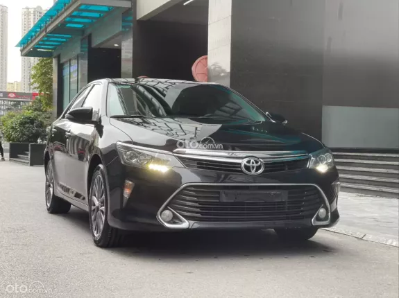 Toyota Camry 2.5Q 2018 - Giá 750 Tr