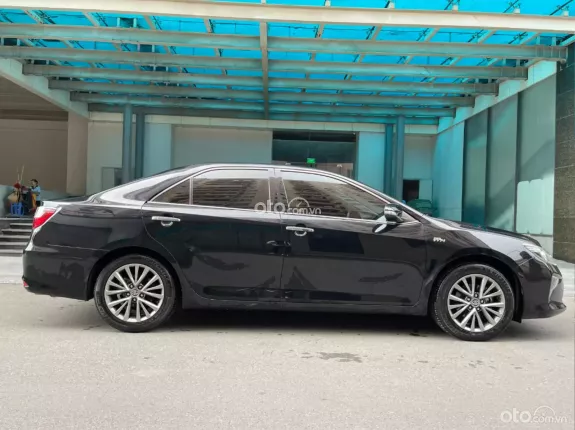 Toyota Camry 2.5Q 2018 - Giá 750 Tr