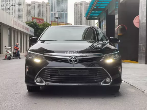 Toyota Camry 2.5Q 2018 - Giá 750 Tr