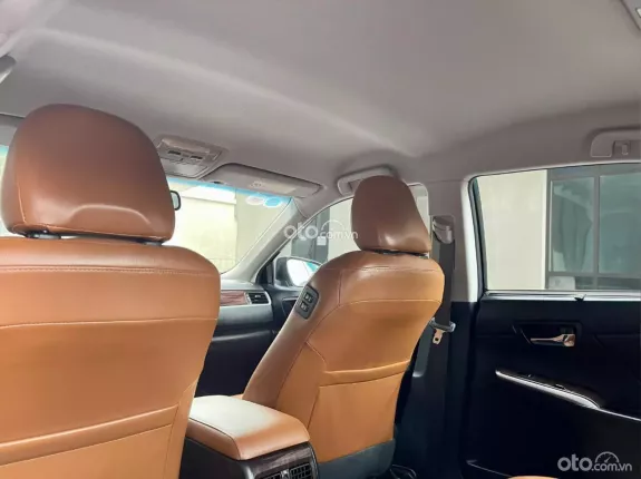 Toyota Camry 2.5Q 2018 - Giá 750 Tr
