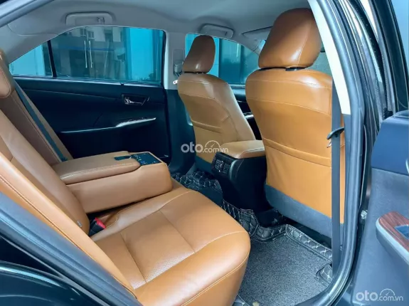 Toyota Camry 2.5Q 2018 - Giá 750 Tr