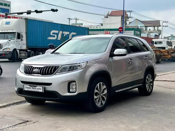 Kia Sorento 2.4AT 2018 - Giá 575 TR