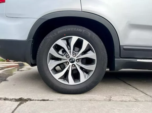 Kia Sorento 2.4AT 2018 - Giá 540 TR
