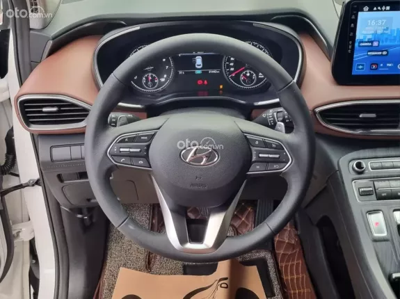 Hyundai Santa Fe 2.4L Xăng Tiêu chuẩn 2022 - Odo 3 vạn, cực đẹp, hỗ trợ góp
