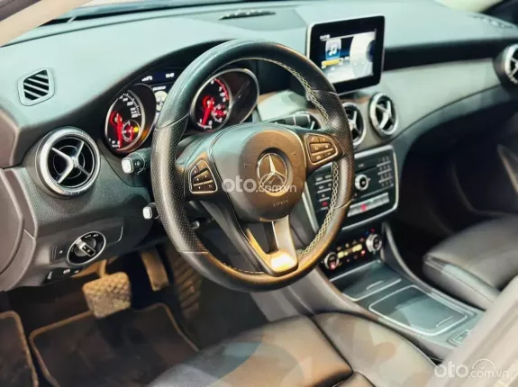 Mercedes-Benz CLA 200 2017 - Gía 660 triệu