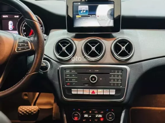 Mercedes-Benz CLA 200 2017 - Gía 660 triệu