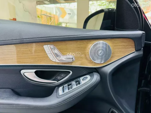 Mercedes-Benz GLC 250 2018 - 1 tỷ 155 triệu