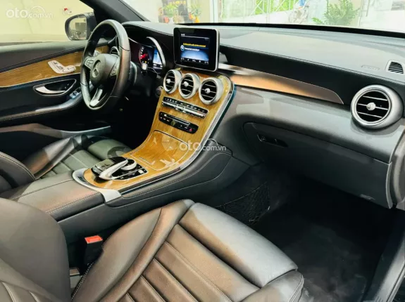 Mercedes-Benz GLC 250 2018 - 1 tỷ 155 triệu