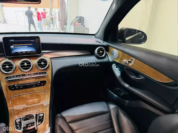 Mercedes-Benz GLC 250 2018 - 1 tỷ 155 triệu