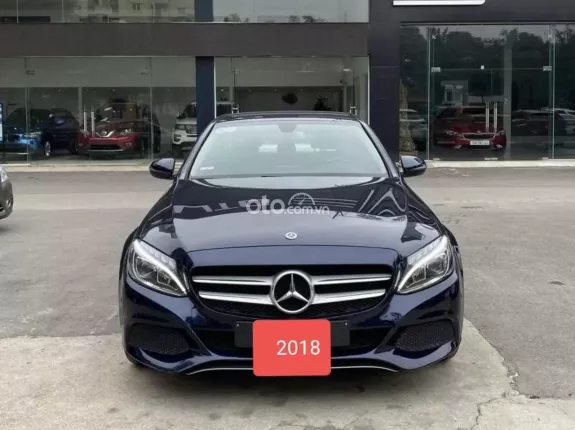 Mercedes-Benz C200 2018 - Xe tên tư nhân chủ Hà Nội