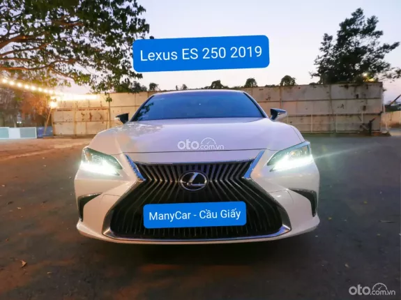 Lexus ES 250 2019 - Màu trắng, 1 chủ từ mới
