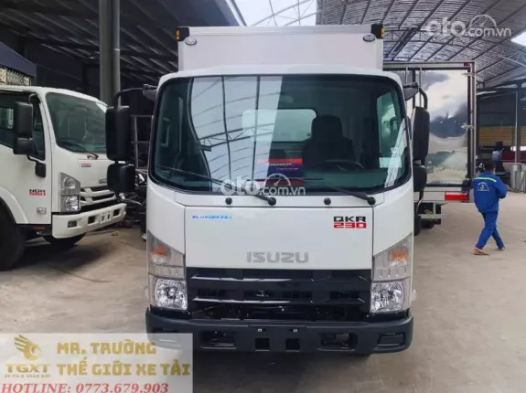 Isuzu QKR 230 2024 - THÙNG BẢO ÔN 1990kg - 2350kg