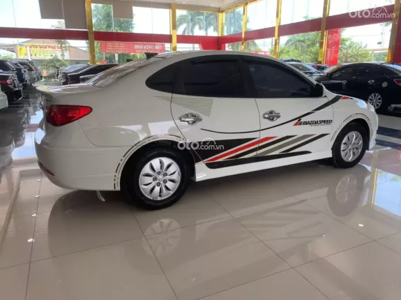 Hyundai Avante 1.6 MT 2012 - Sedan 5 chỗ giá rẻ, máy số ngon, thân vỏ chắc chắn