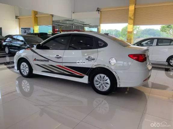 Hyundai Avante 1.6 MT 2012 - Sedan 5 chỗ giá rẻ, máy số ngon, thân vỏ chắc chắn