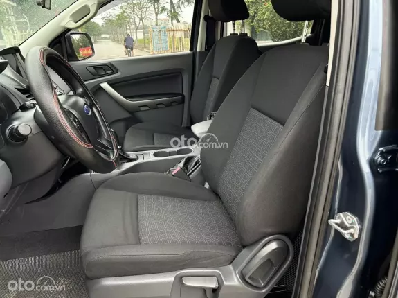 Ford Ranger XLS 2.2 4x2 AT 2016 - Giá bán 440 triệu