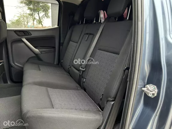 Ford Ranger XLS 2.2 4x2 AT 2016 - Giá bán 440 triệu