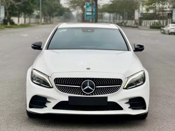 Mercedes-Benz C300 2019 - Hỗ trợ bank 70%, tư vấn 24/7 khách alo em 0927996888