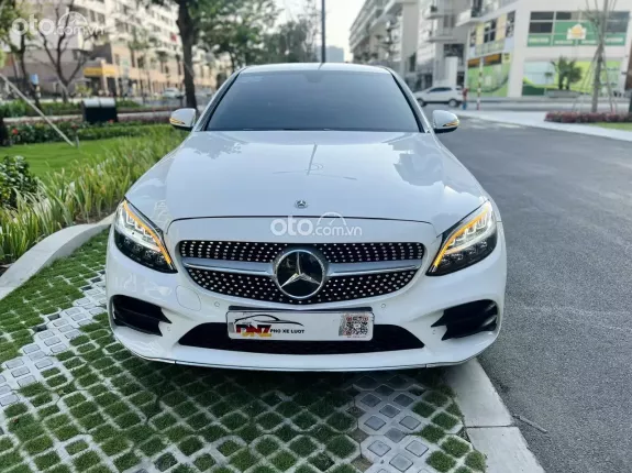 Mercedes-Benz C180 2021 - Bản AMG, TRẮNG-KEM SIÊU ĐẸP