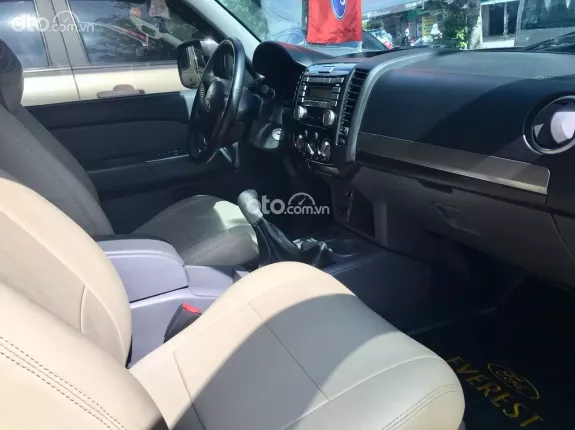 Ford Everest 2.5 MT 2013 - FORD EVEREST 2.5M Model 2014 số sàn_xe 1 chủ đi rất giữ gìn