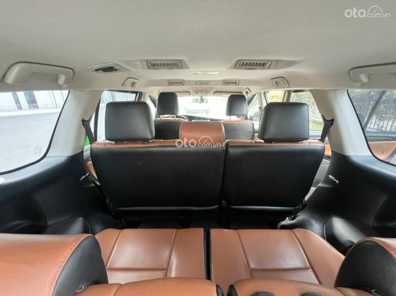 Toyota Innova 2.0E 2018 - Bán Inova 2018 E đi 80000 km xe đẹp xuất sắc