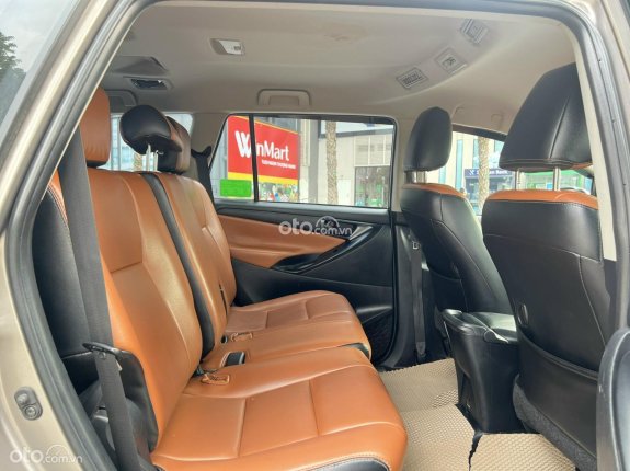 Toyota Innova 2.0E 2018 - Bán Inova 2018 E đi 80000 km xe đẹp xuất sắc