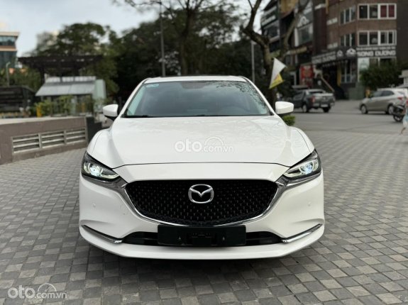 Mazda 6 2.0L Luxury 2022 - Bán Mazda 6 2022 Luxury đi 8000 km siêu đẹp