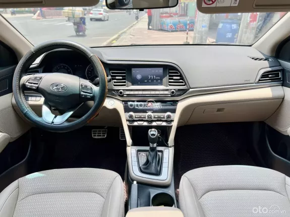 Hyundai Elantra   2.0 AT 2021 - Giá 495 TR