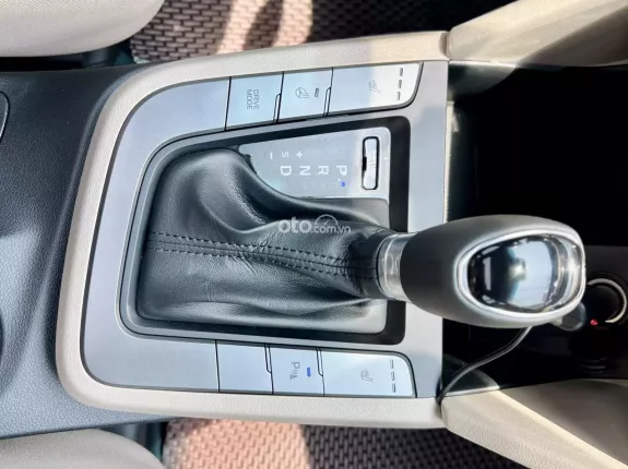 Hyundai Elantra   2.0 AT 2021 - Giá 495 TR