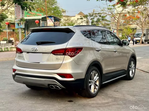 Hyundai Santa Fe 2.4L Xăng Đặc biệt 2018 - Giá 690 TR