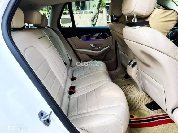 Mercedes-Benz GLC 200 2022 - Chạy được 21.000 miles