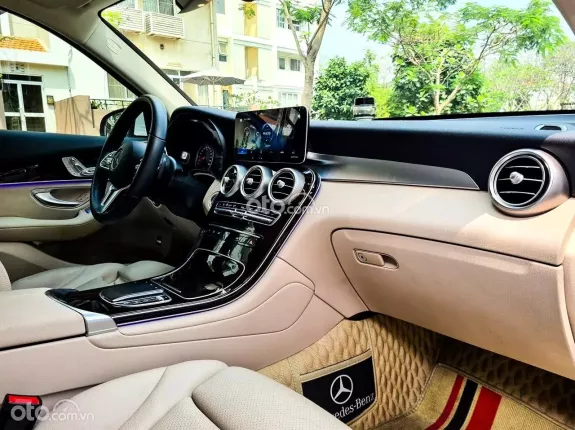 Mercedes-Benz GLC 200 2022 - Chạy được 21.000 miles