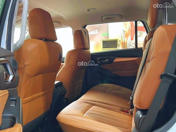 Isuzu mu-X B7 Plus 4x2 AT 2024 - Xe có sẵn giao ngay