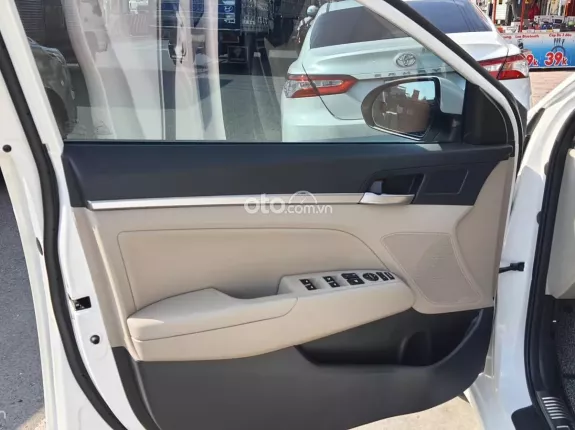 Hyundai Elantra 1.6 AT Đặc biệt 2021 - HỖ TRỢ BANK 70% - GIÁ CÓ THƯƠNG LƯỢNG THÊM