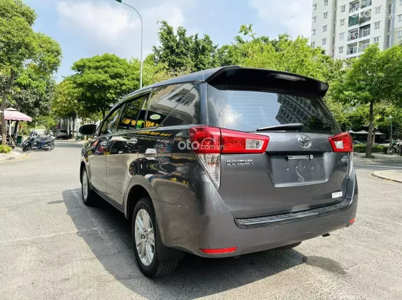 Toyota Innova 2.0V 2018 - Giá xe 595 triệu