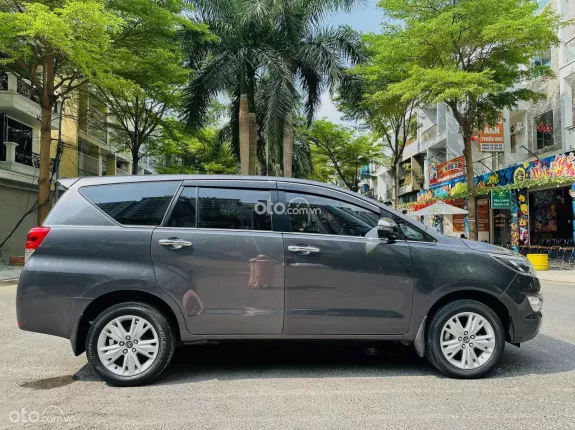 Toyota Innova 2.0V 2018 - Giá xe 595 triệu