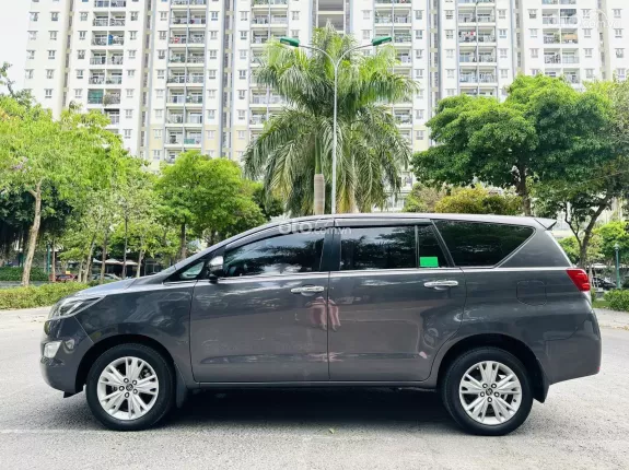 Toyota Innova 2.0V 2018 - Giá xe 595 triệu