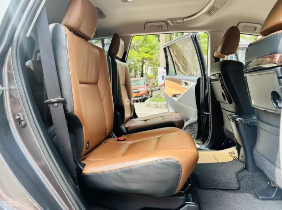 Toyota Innova 2.0V 2018 - Giá xe 595 triệu