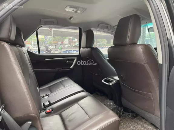 Toyota Fortuner 2.7 V 4X2 AT 2018 - GIÁ 765 TR