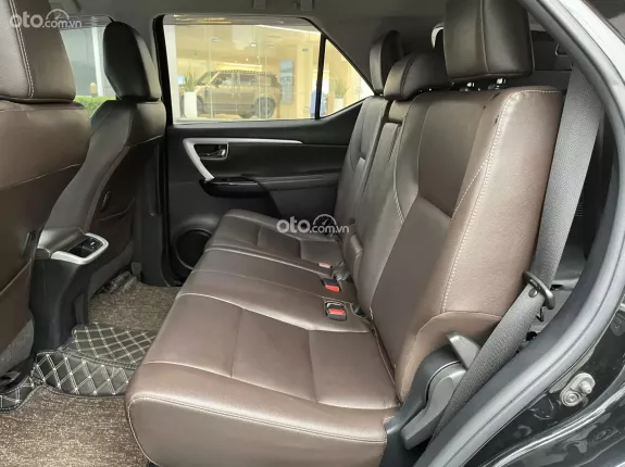 Toyota Fortuner 2.7 V 4X2 AT 2018 - GIÁ 765 TR